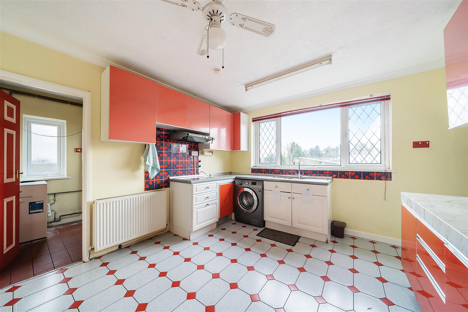 Heol Las, Cross Hands, Llanelli, SA14 6RG